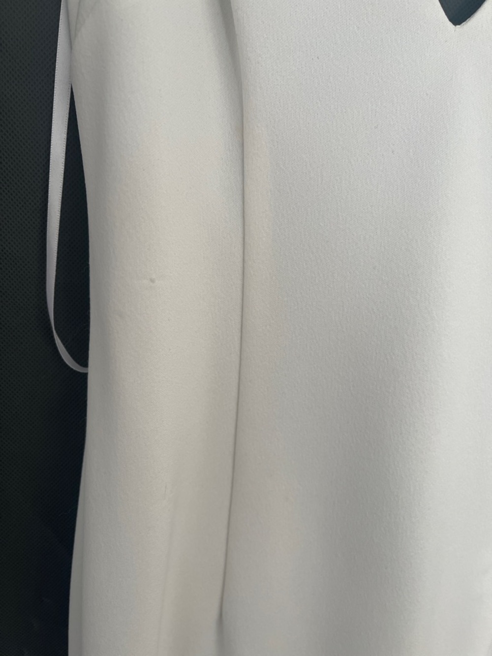 Katie May Bambina Ivory V-Neck backless Gown - Picture 7 of 7